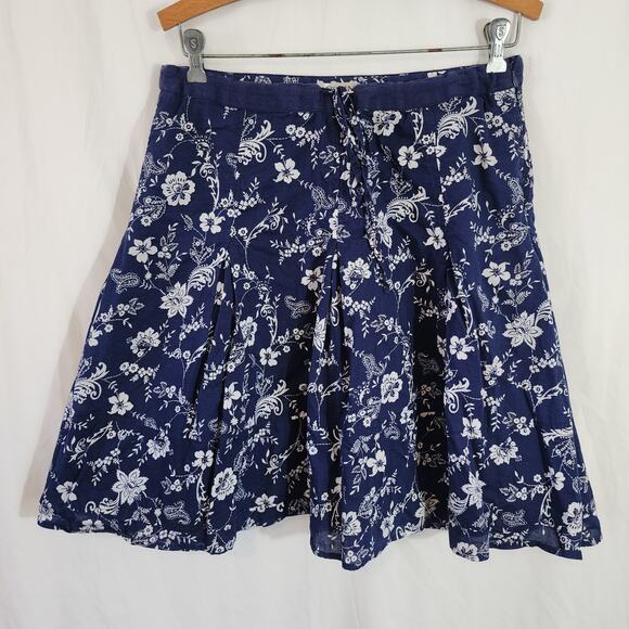 Austin Clothing  Blue with White Floral A-line Flared Knee Length Skirt Size 10 - Picture 1 of 6